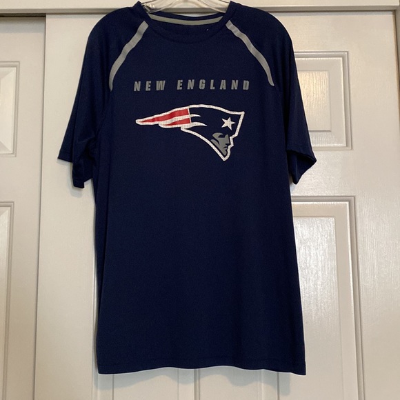 Bundle of Patriots Tee Shirts - Like New - Picture 5 of 8